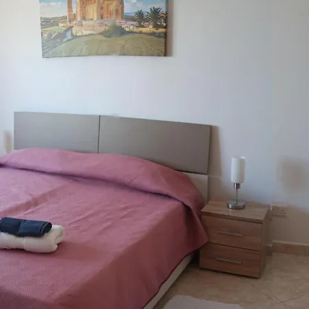 Bed & Breakfast Guestelia Gozo 3*